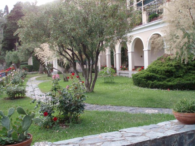 Elegant And Sea View Excelsior Apartment Леванто Экстерьер фото