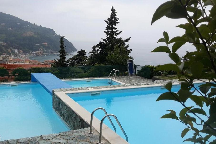 Elegant And Sea View Excelsior Apartment Леванто Экстерьер фото